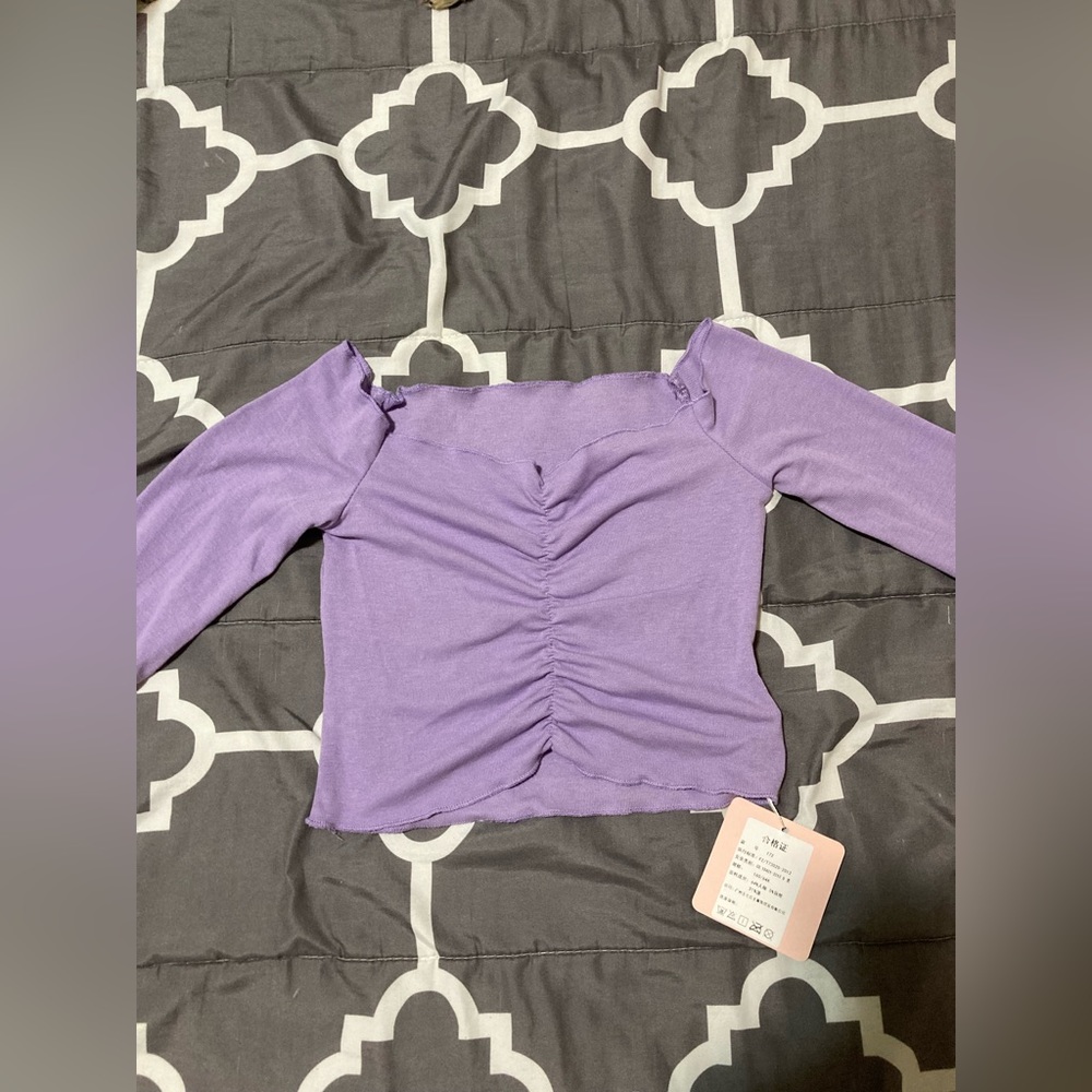 Magimomo Off-Shoulder Long-Sleeve Cropped Top